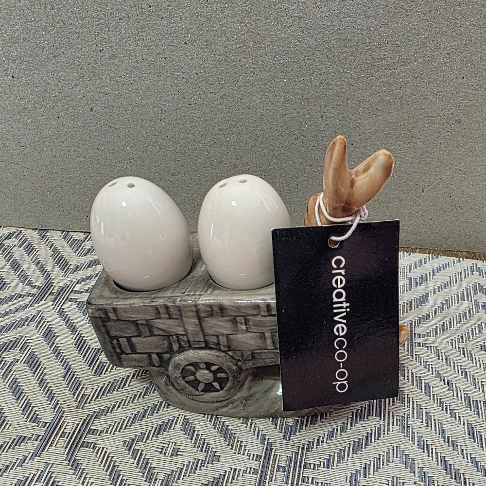 Creative Co-Op Rabbit With Egg Salt Pepper Shaker Set #127 - Picture 4 of 9